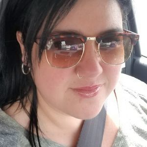 Meet your Posher, Claudia